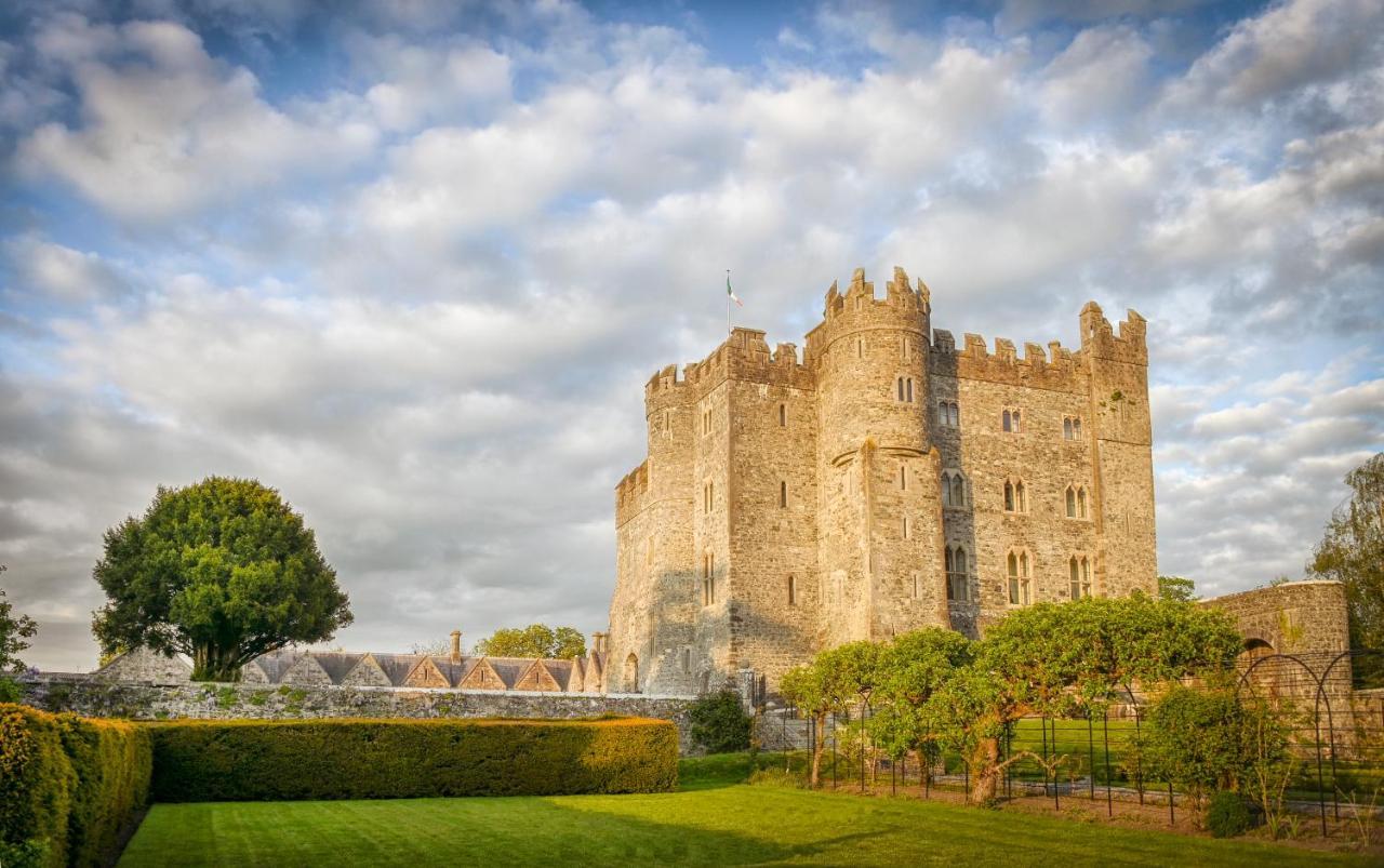 Отель Kilkea Castle Экстерьер фото
