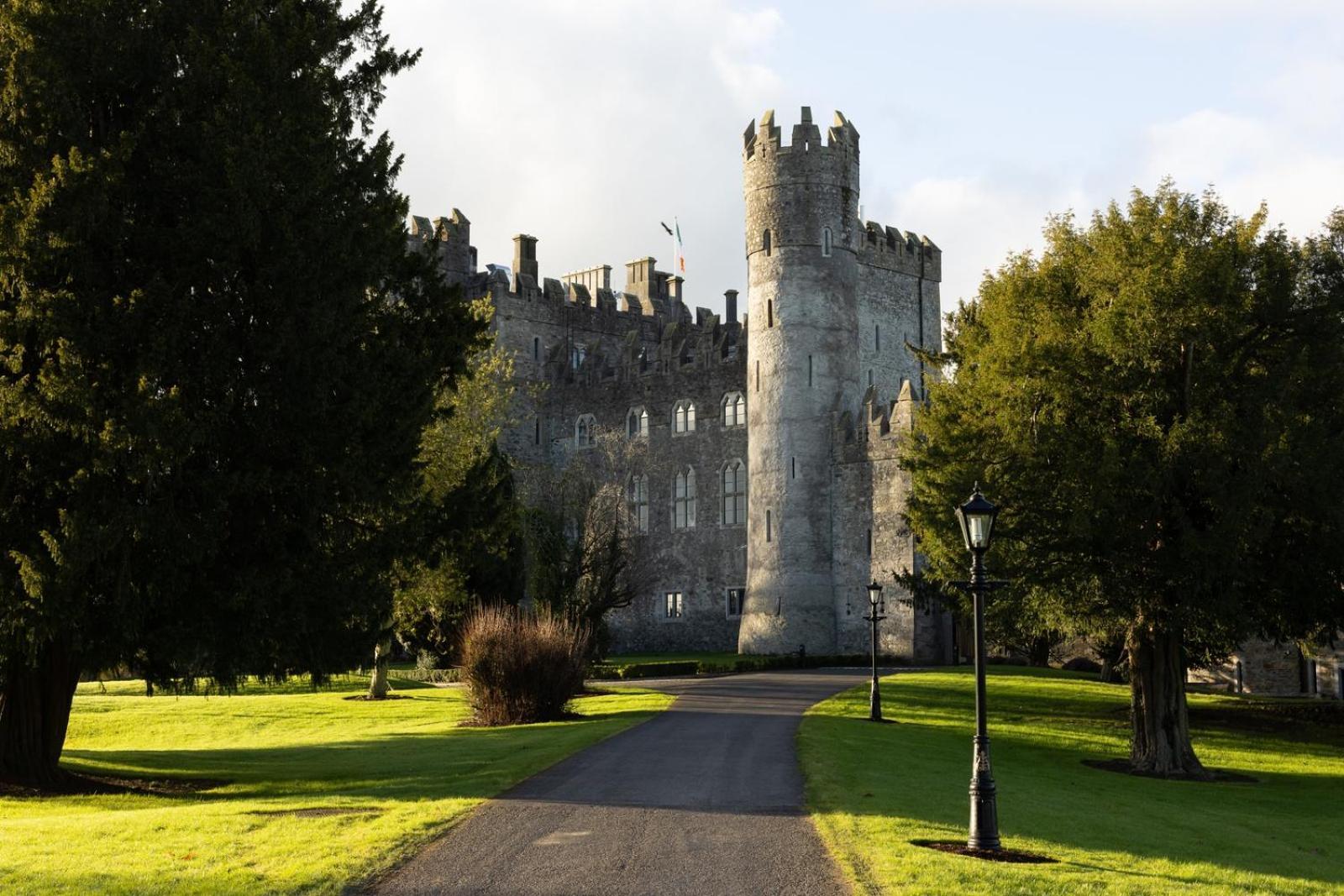 Отель Kilkea Castle Экстерьер фото