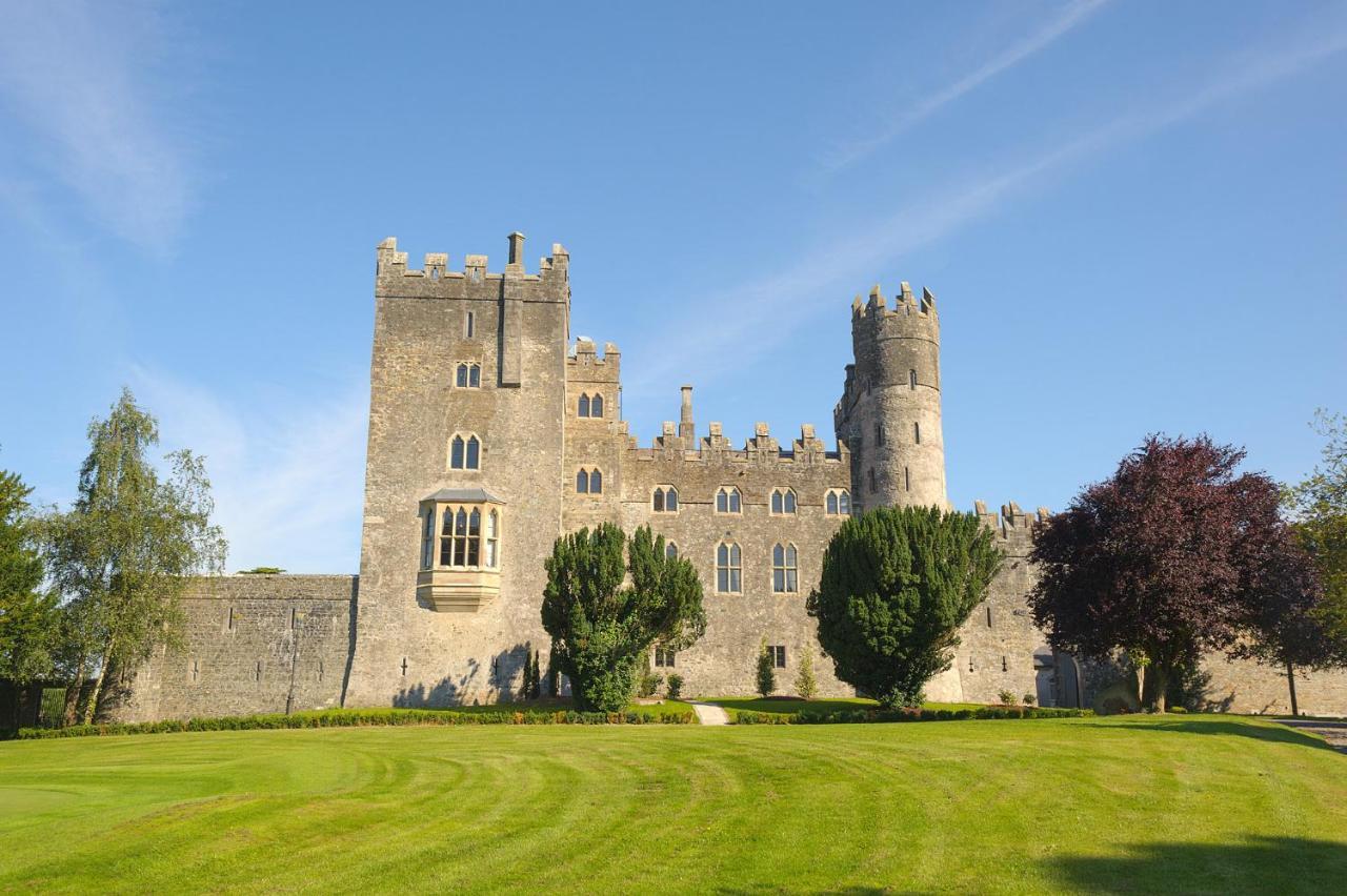 Отель Kilkea Castle Экстерьер фото